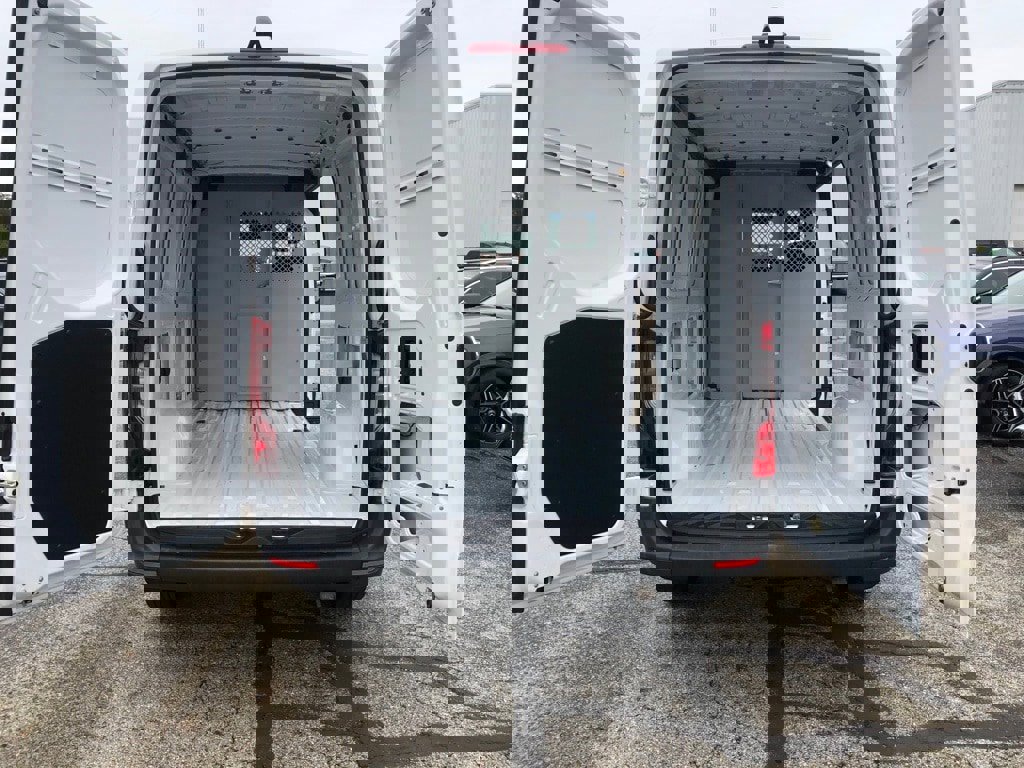 Used 2019 Freightliner Sprinter 2500 w/ Driver Convenience Package image 31