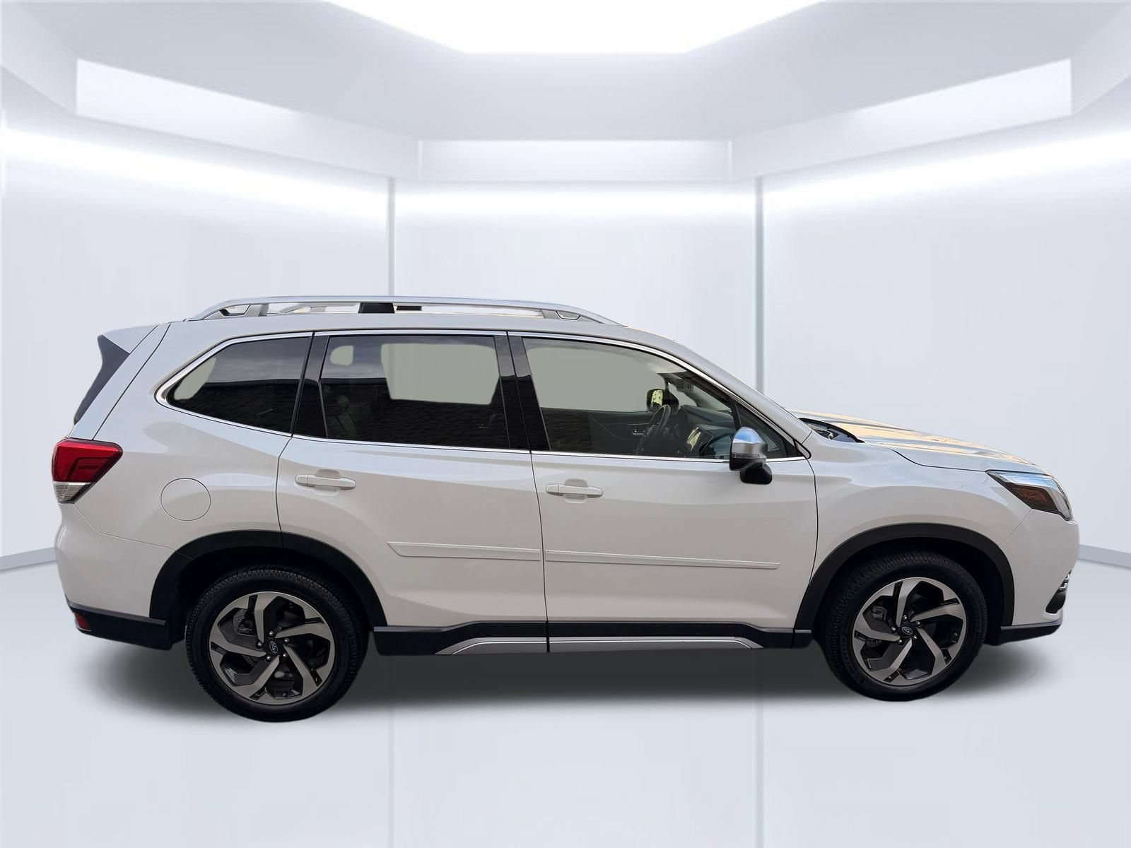 Used 2022 Subaru Forester Touring AWD/4WD image 4