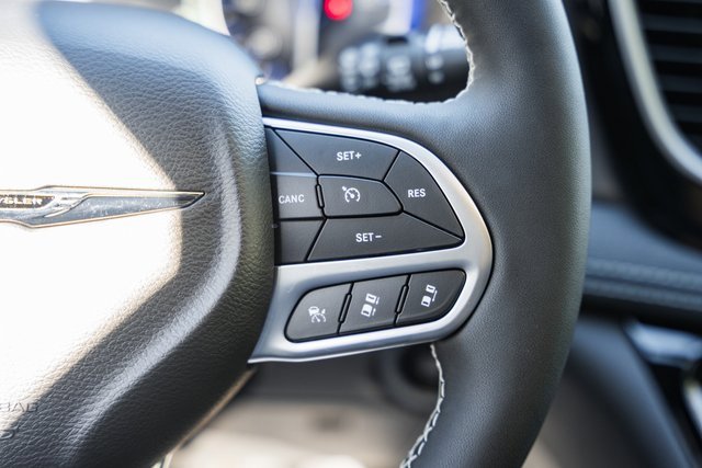 New 2026 Chrysler Pacifica Select image 26