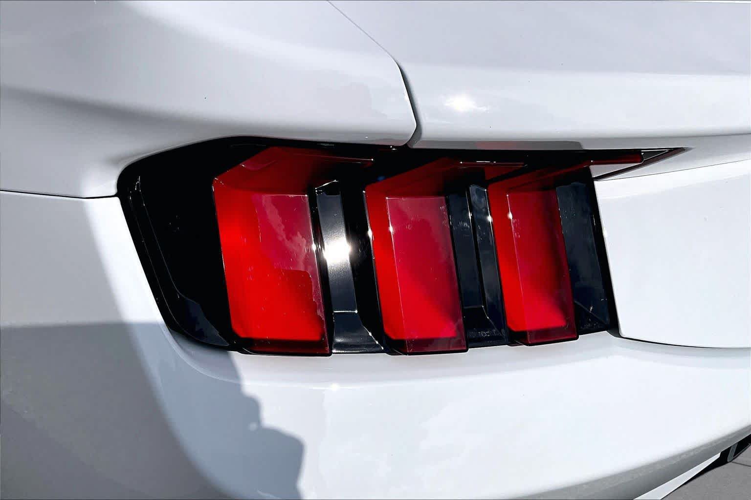 Used 2025 Ford Mustang Coupe RWD image 28