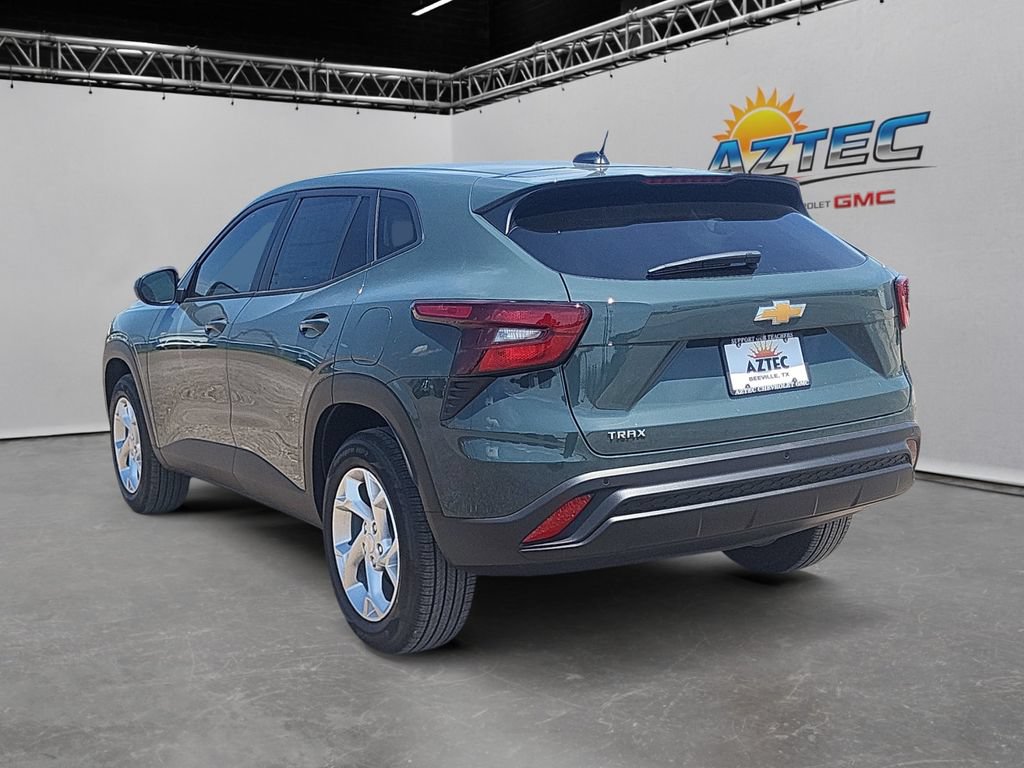 New 2026 Chevrolet Trax LS w/ LS Convenience Package FWD image 7
