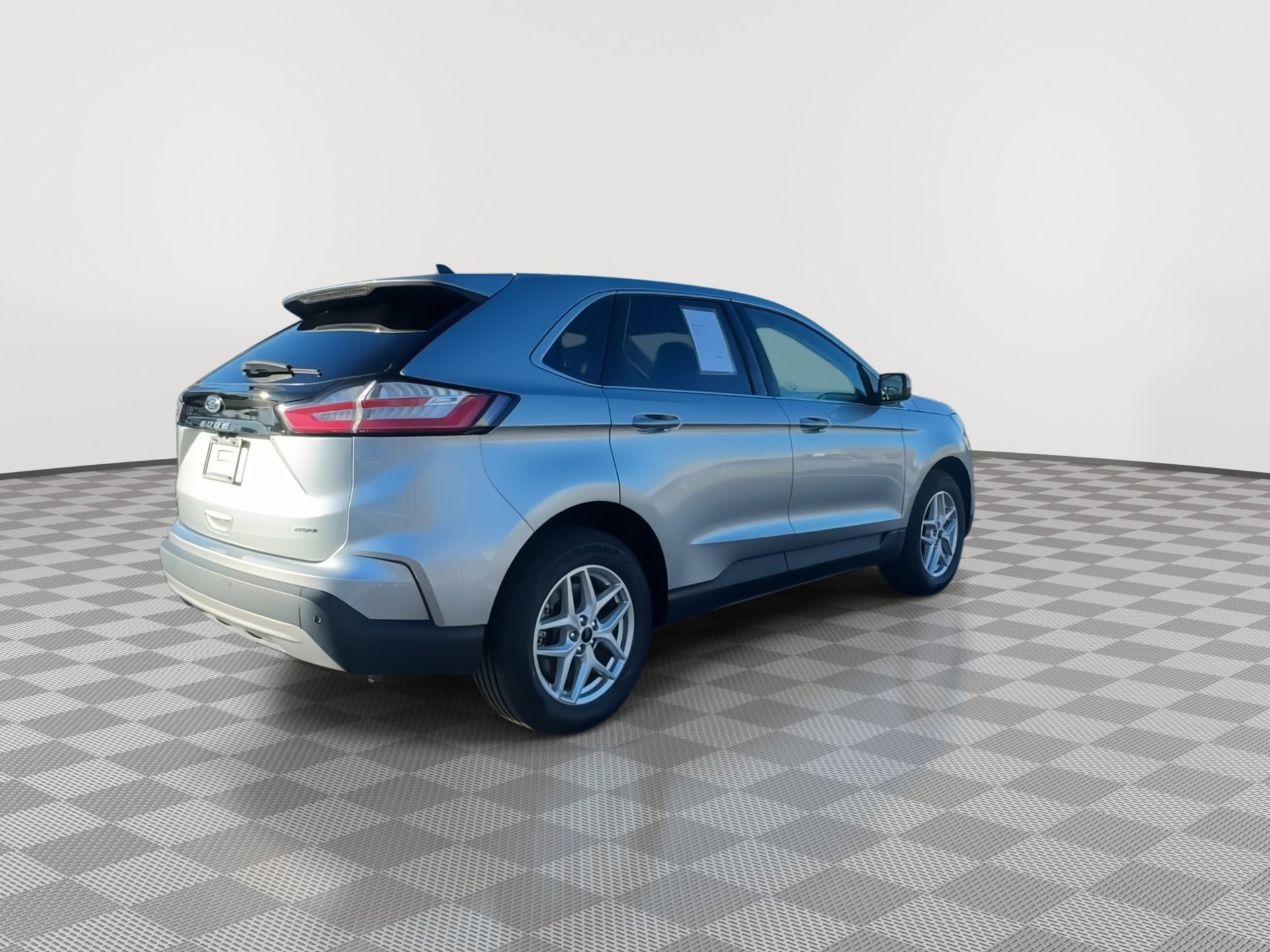 Used 2024 Ford Edge SEL image 7