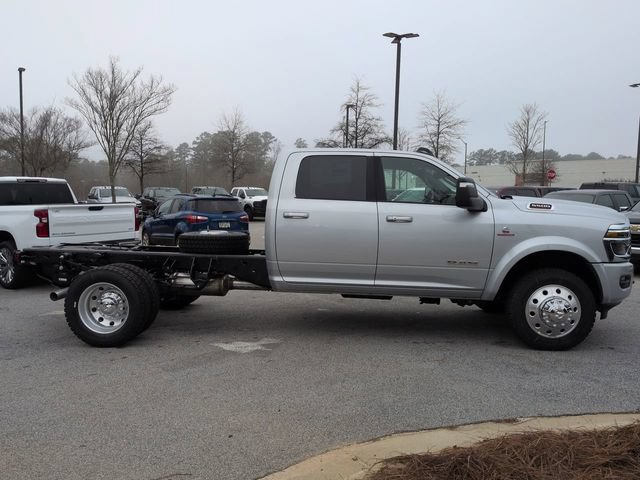 New 2026 RAM 5500 4x4 Crew Cab w/ Laramie Trim Package image 3