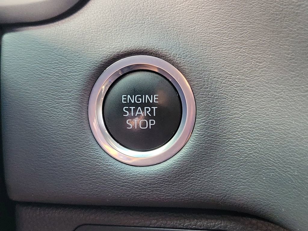 Used 2024 Toyota Tundra Platinum AWD/4WD image 9