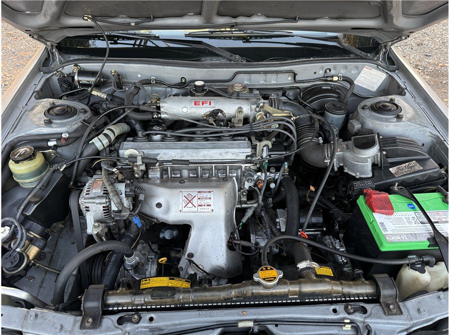 Used 1989 Toyota Camry Deluxe FWD image 14
