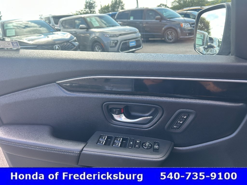 Certified 2024 Honda Pilot Touring image 29