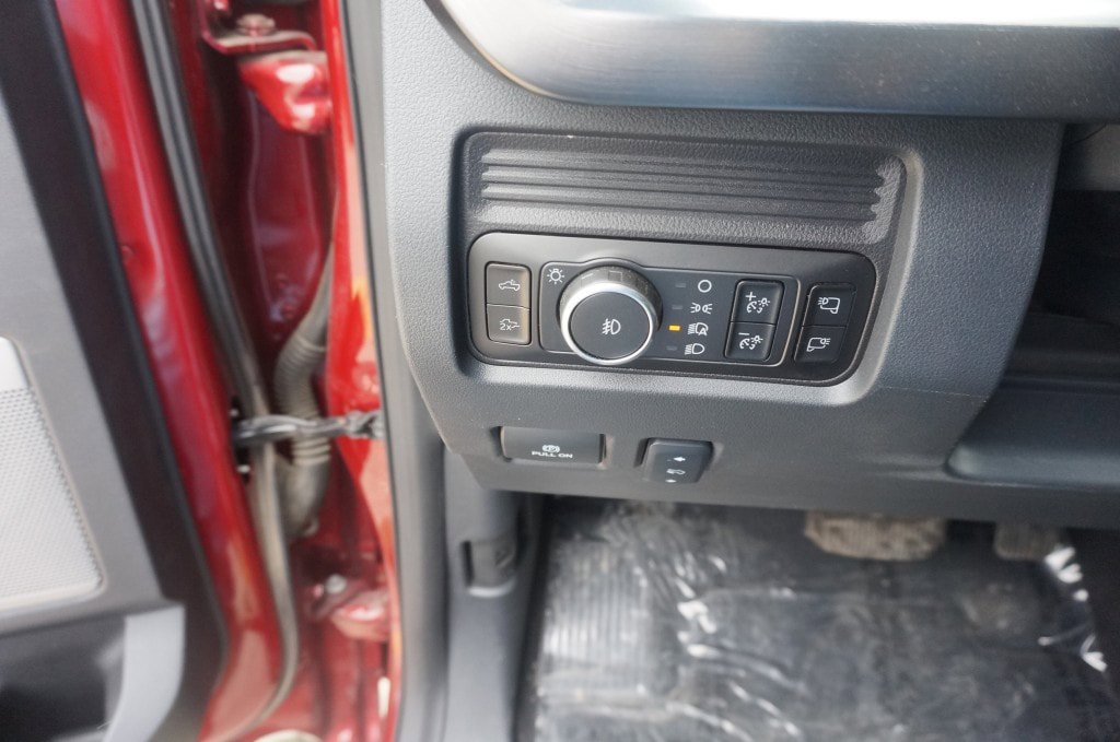 Used 2025 Ford F250 Lariat AWD/4WD image 16