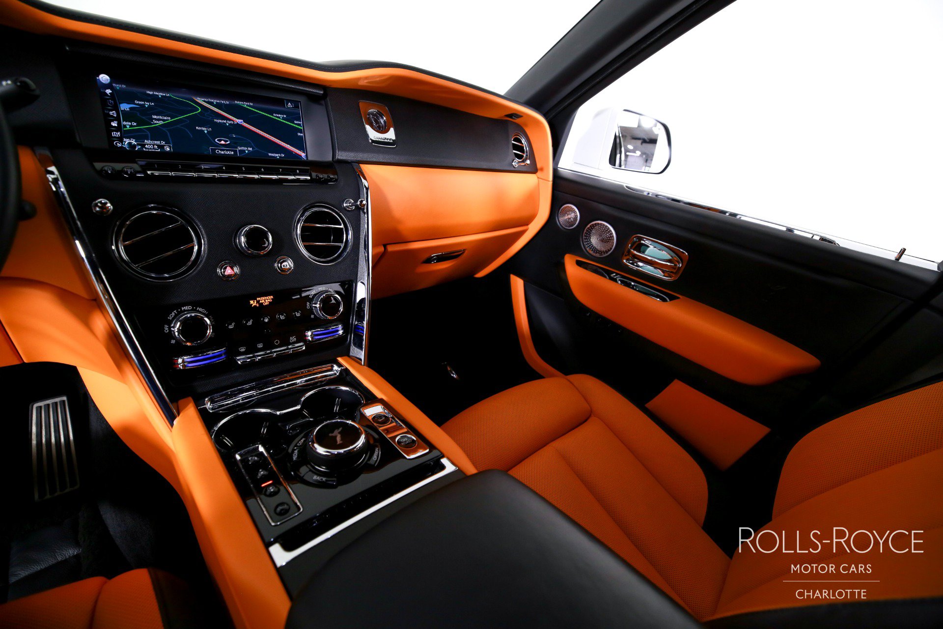 Certified 2020 Rolls-Royce Cullinan AWD/4WD image 15