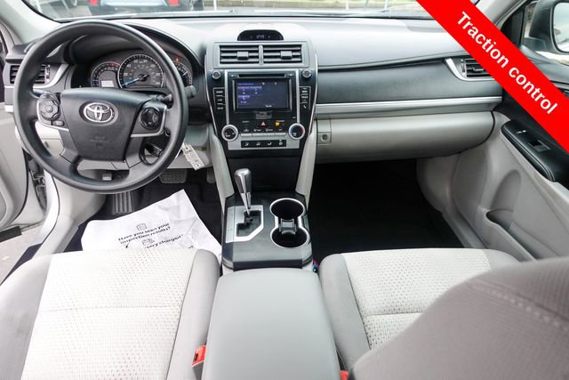 Used 2014 Toyota Camry LE image 4