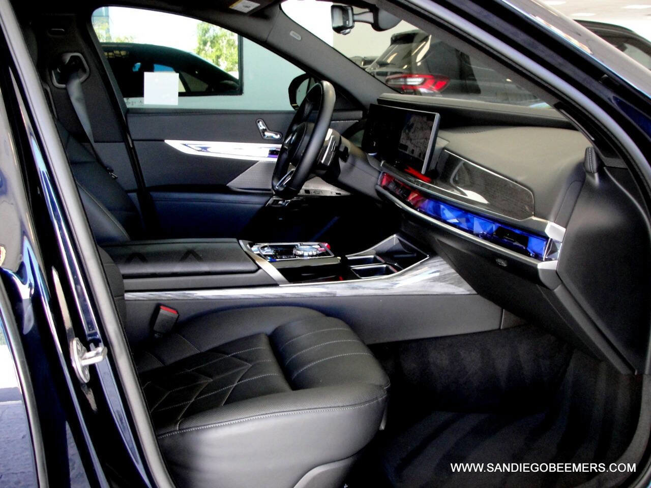 Used 2023 BMW 740i 740i M SPORT PRO+HUD+SWAROVSKI w/ Parking Assistance Package image 35