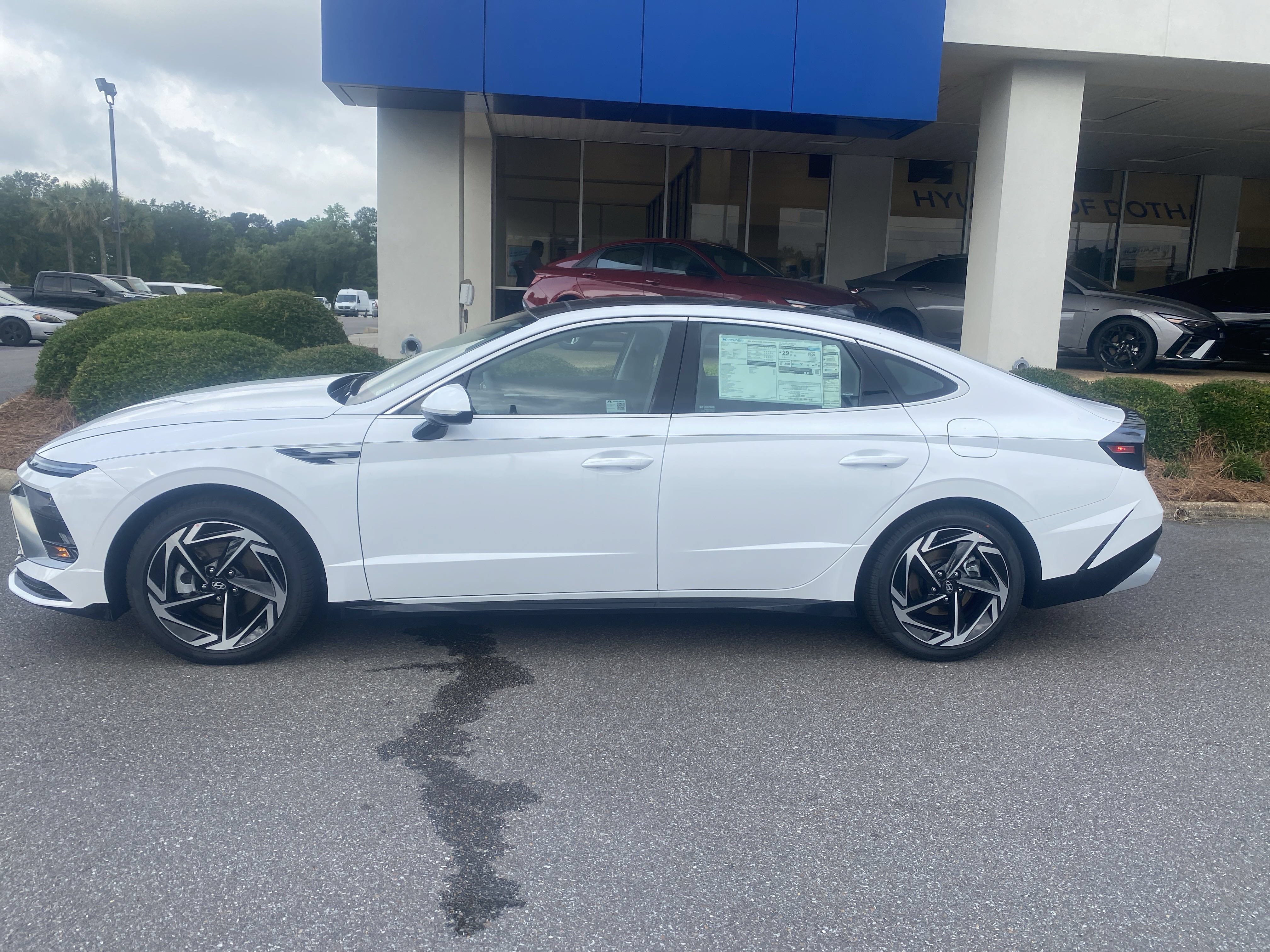 Certified 2025 Hyundai Sonata SEL FWD image 2