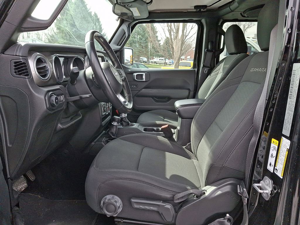 Used 2019 Jeep Wrangler Unlimited Sahara image 14