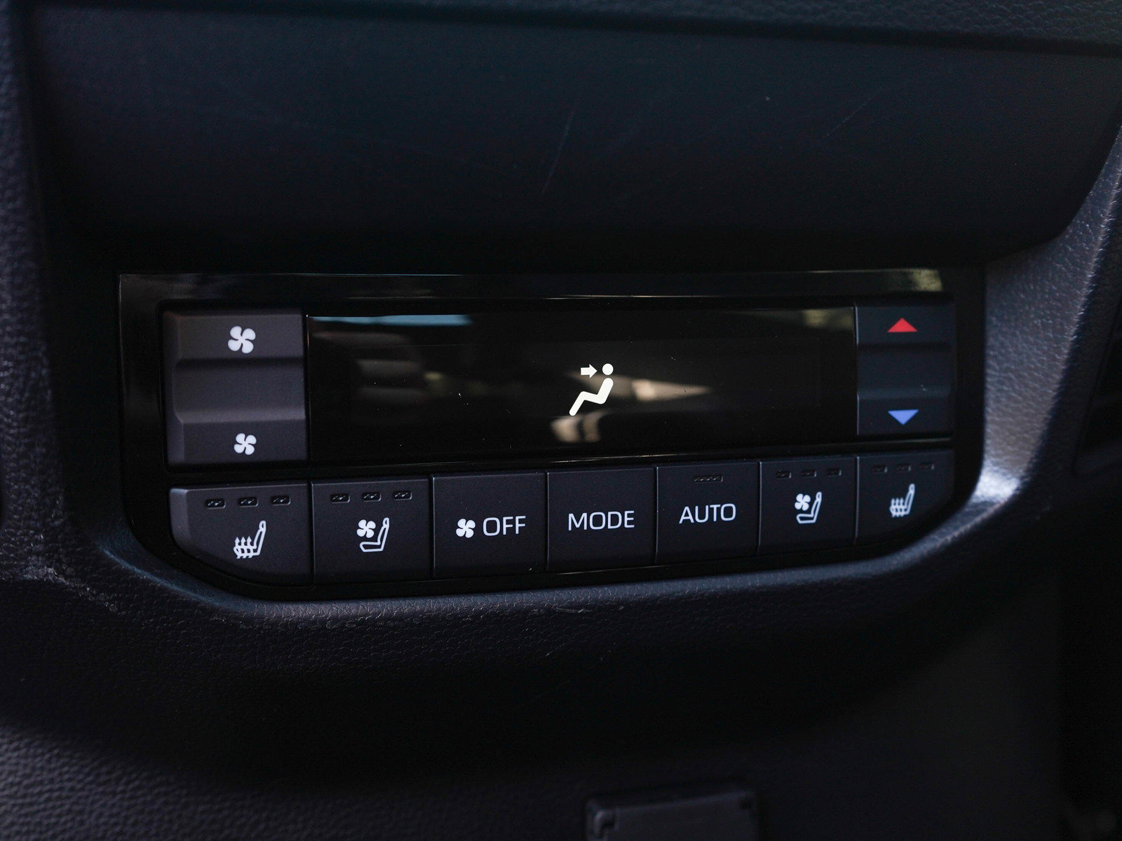 Used 2026 Toyota Sequoia Platinum AWD/4WD image 17