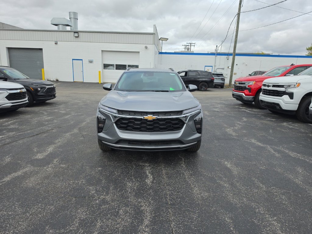 New 2026 Chevrolet Trax LT w/ Driver Confidence Package FWD image 2