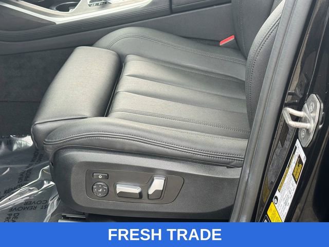Used 2022 BMW X7 xDrive40i w/ Premium Package image 14