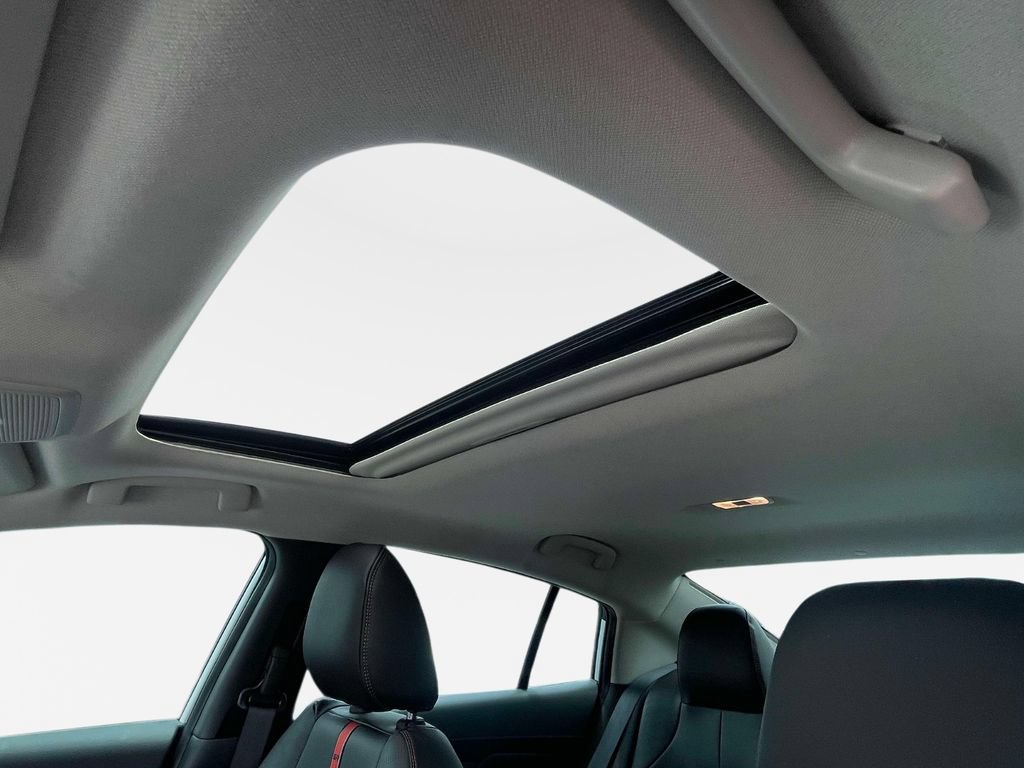 New 2026 Nissan Sentra SR w/ SR Premium Package FWD image 17