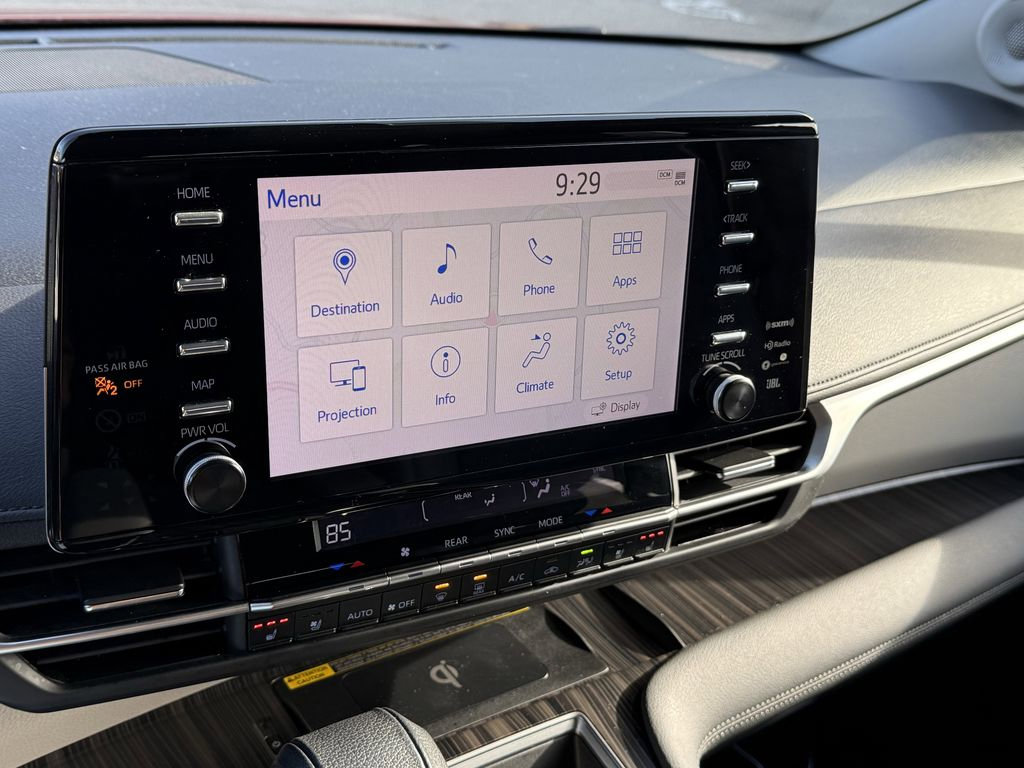 Used 2021 Toyota Sienna Limited FWD image 26