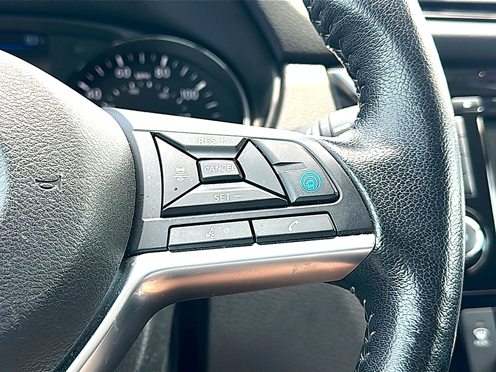 Used 2022 Nissan Rogue Sport SV w/ Technology Package FWD image 28