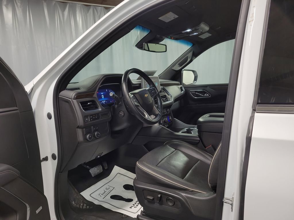 Used 2023 Chevrolet Suburban Premier image 12