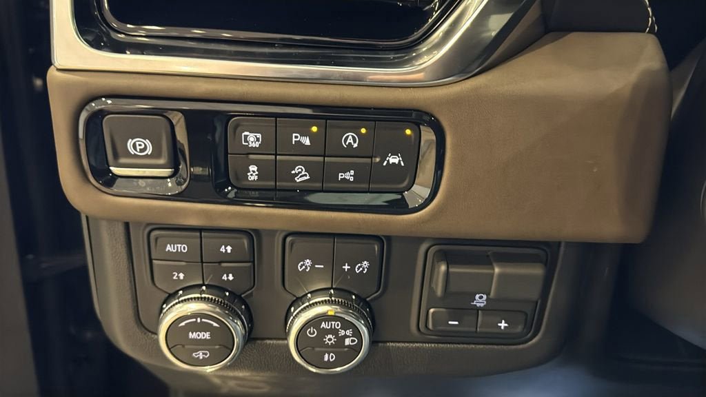 New 2026 GMC Yukon Denali Ultimate w/ LPO, Floor Liner Package image 35