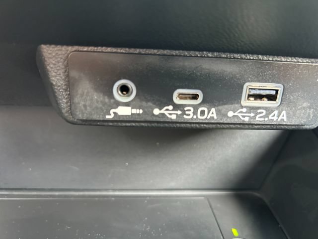 Used 2025 Subaru Forester Premium AWD/4WD image 25