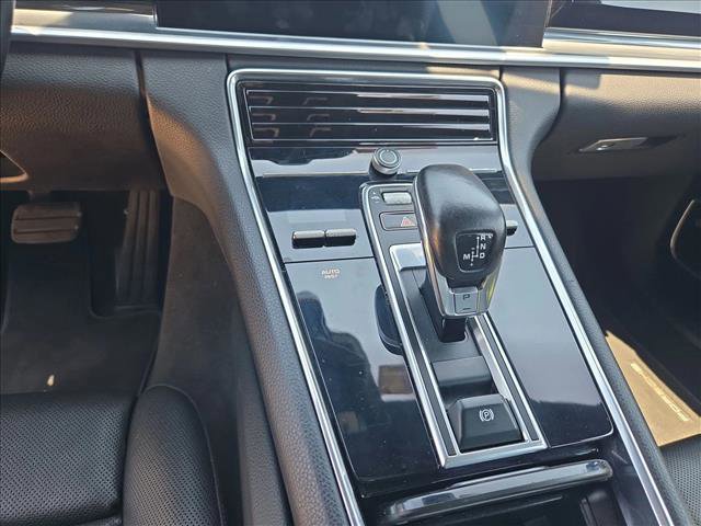 Used 2019 Porsche Panamera RWD image 12
