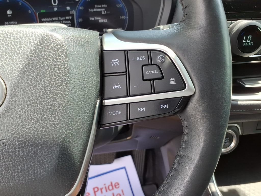 Used 2024 Toyota Grand Highlander AWD image 21
