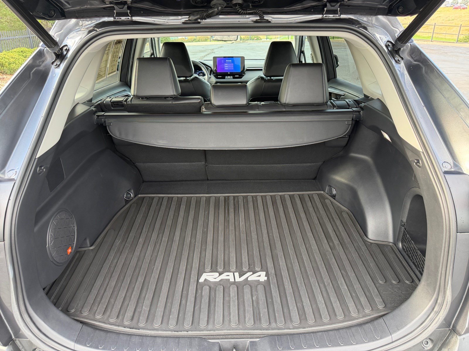 Used 2023 Toyota RAV4 Limited AWD/4WD image 32