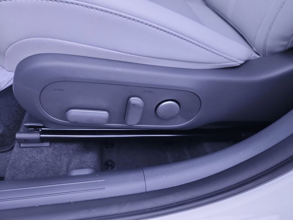 New 2026 Hyundai Kona SEL Premium AWD/4WD image 12