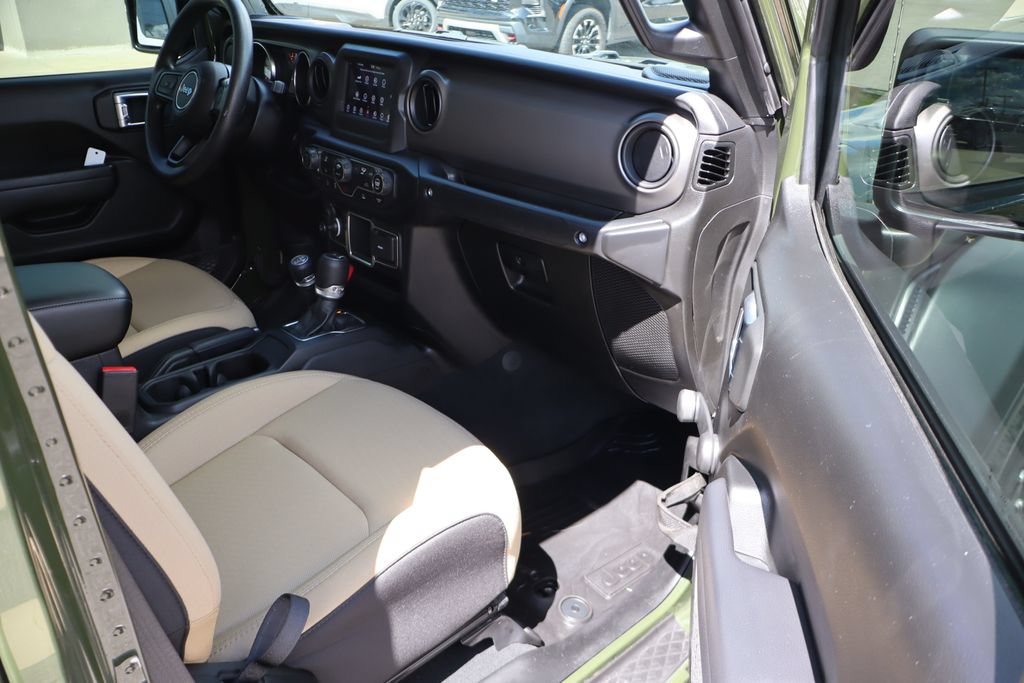 Used 2022 Jeep Gladiator Sport AWD/4WD image 45