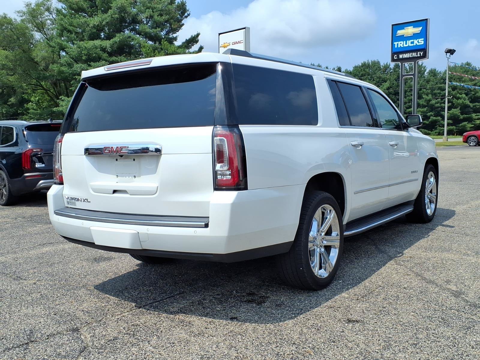 Used 2017 GMC Yukon XL Denali w/ Open Road Package AWD/4WD image 27