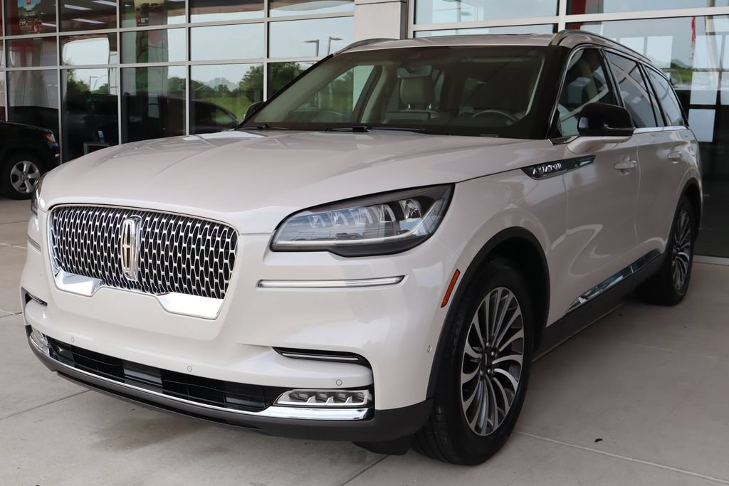 Used 2021 Lincoln Aviator Reserve w/ Equipment Group 201A RWD image 3