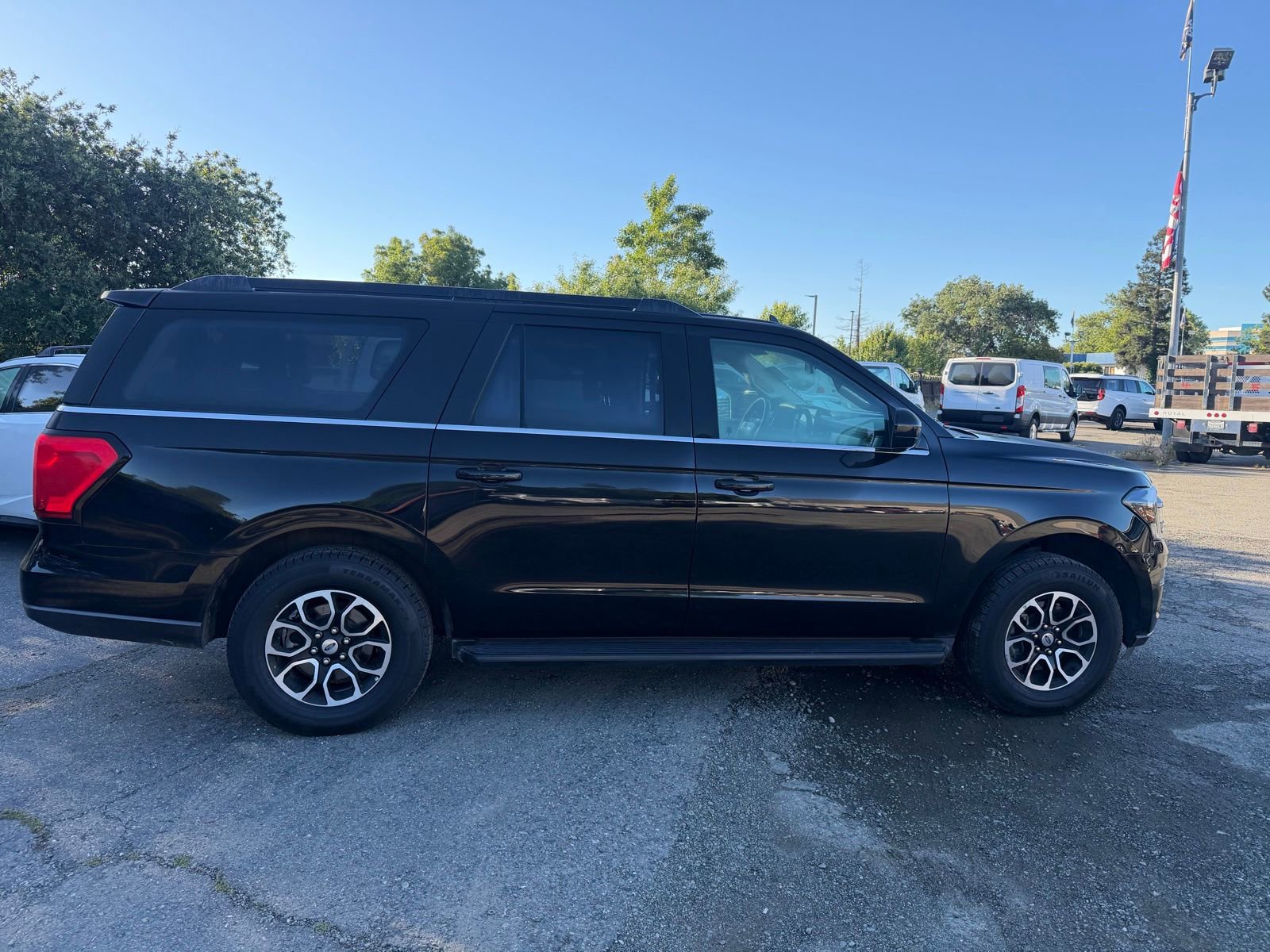 Used 2024 Ford Expedition Max XLT AWD/4WD image 6