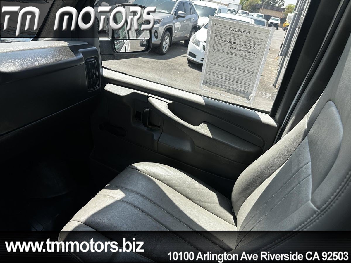Used 2011 Chevrolet Express 2500 RWD image 12