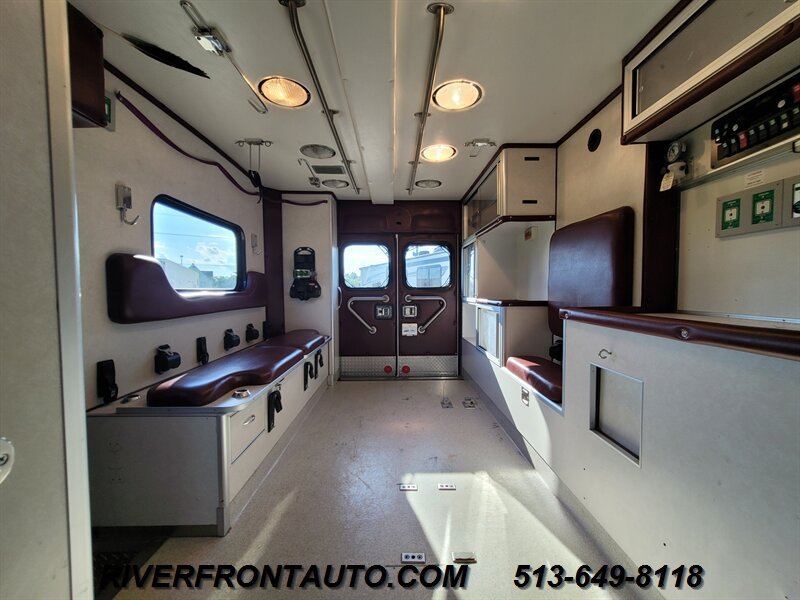 Used 2001 Ford F350 4x4 Regular Cab DRW Super Duty image 18