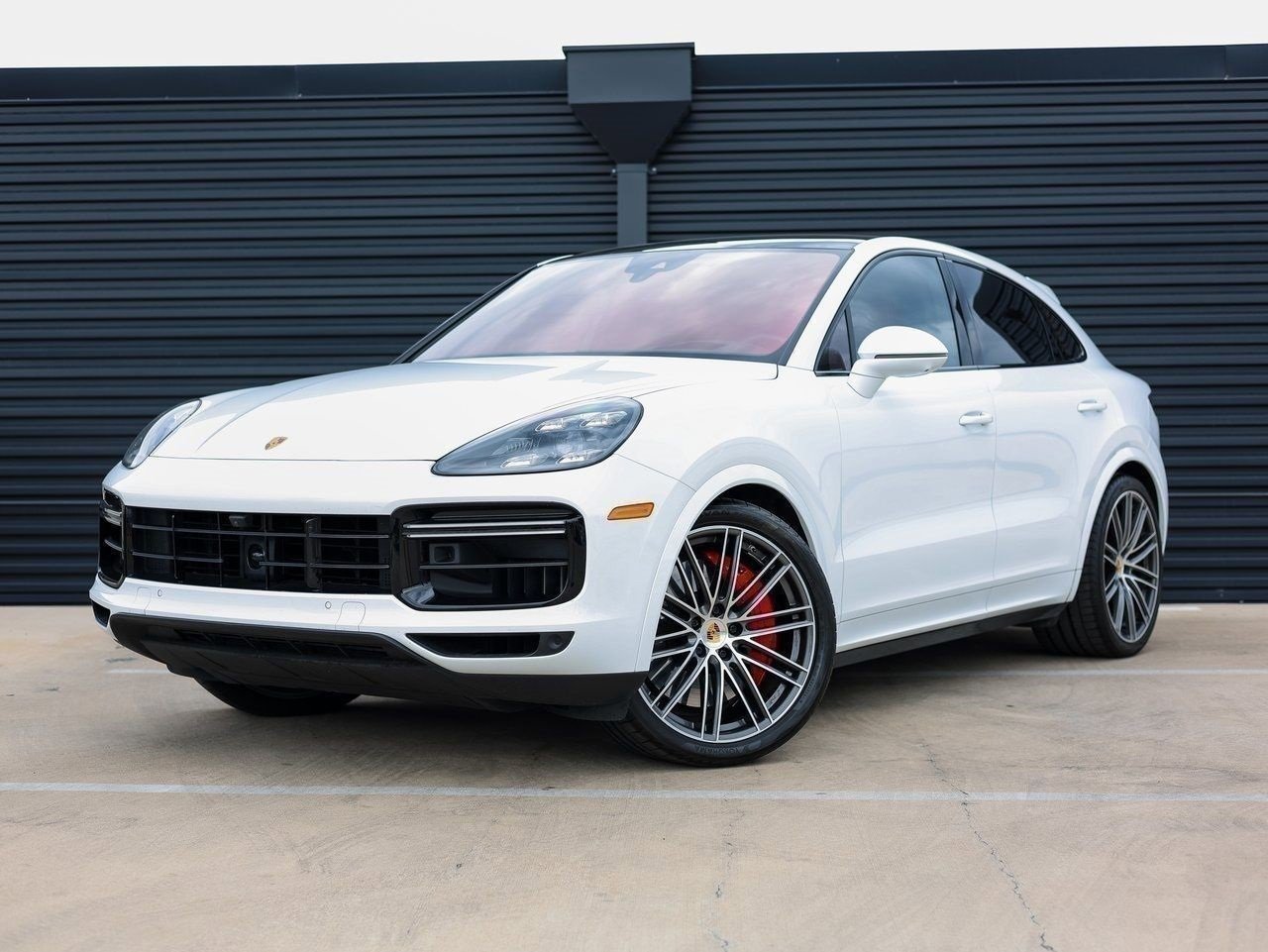 Certified 2023 Porsche Cayenne Turbo image 1