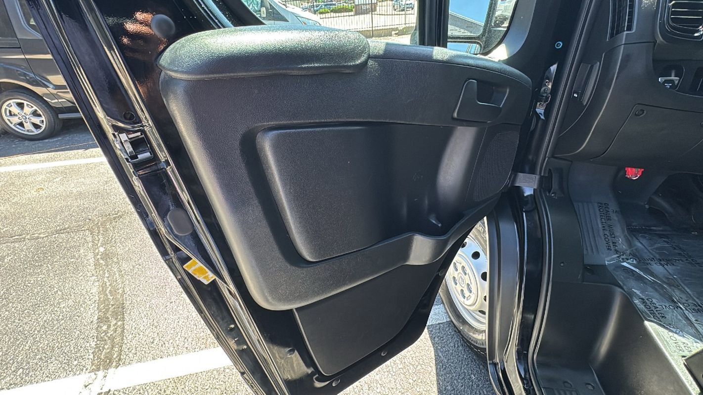 Used 2025 RAM ProMaster 2500 FWD image 12