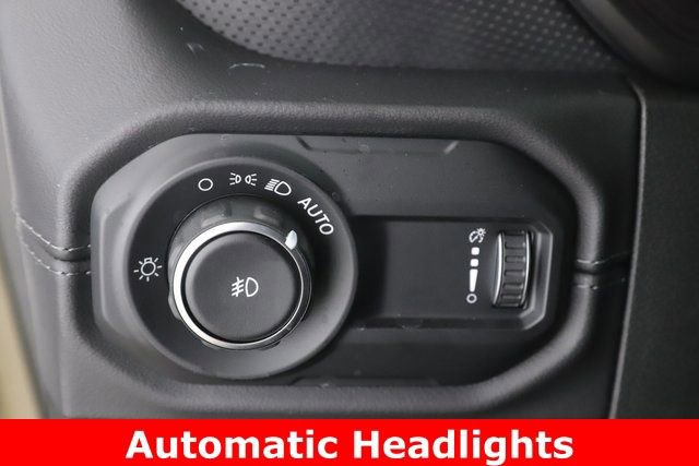 Used 2025 Jeep Wrangler Unlimited Rubicon image 19