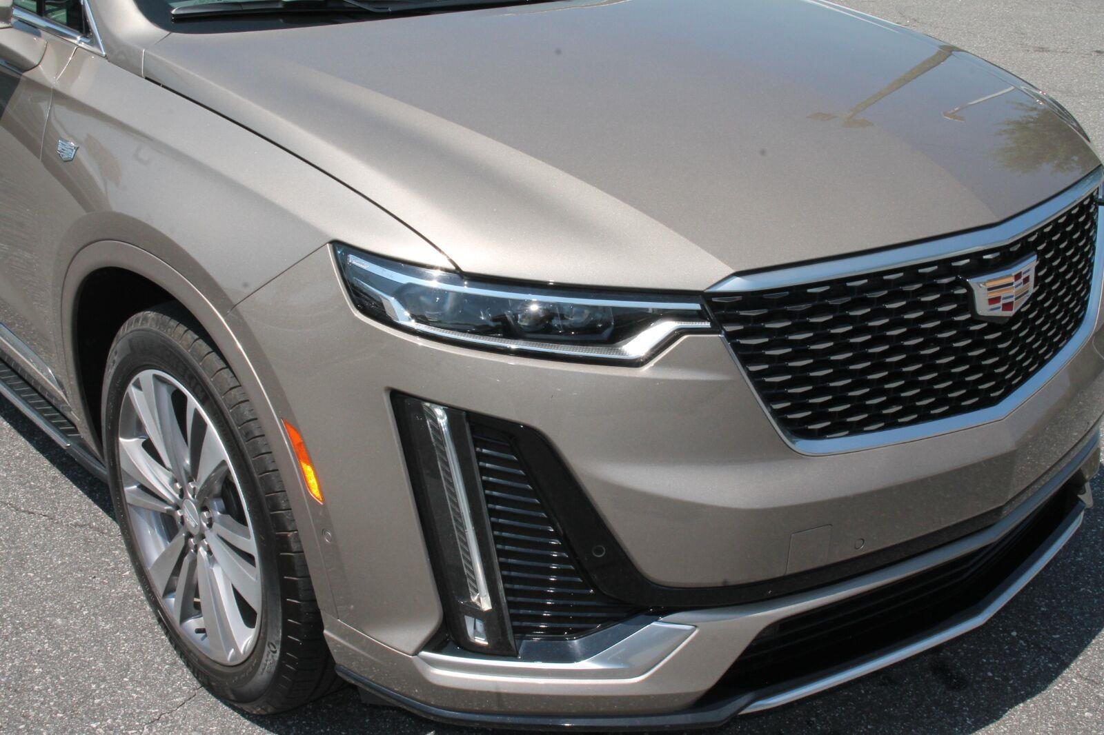 Used 2022 Cadillac XT6 Premium Luxury w/ Technology Package FWD image 10