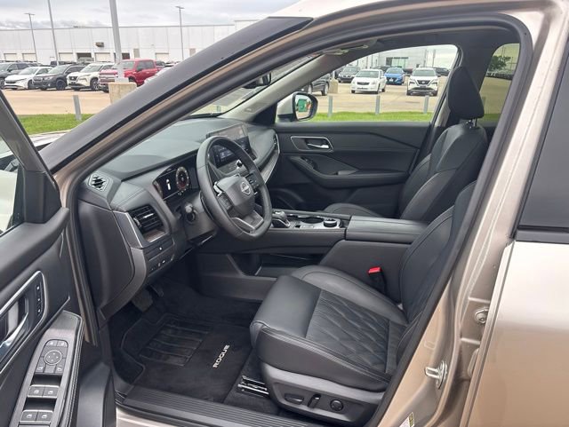 Used 2025 Nissan Rogue Platinum AWD/4WD image 9