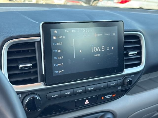 Certified 2025 Hyundai Venue SEL image 20