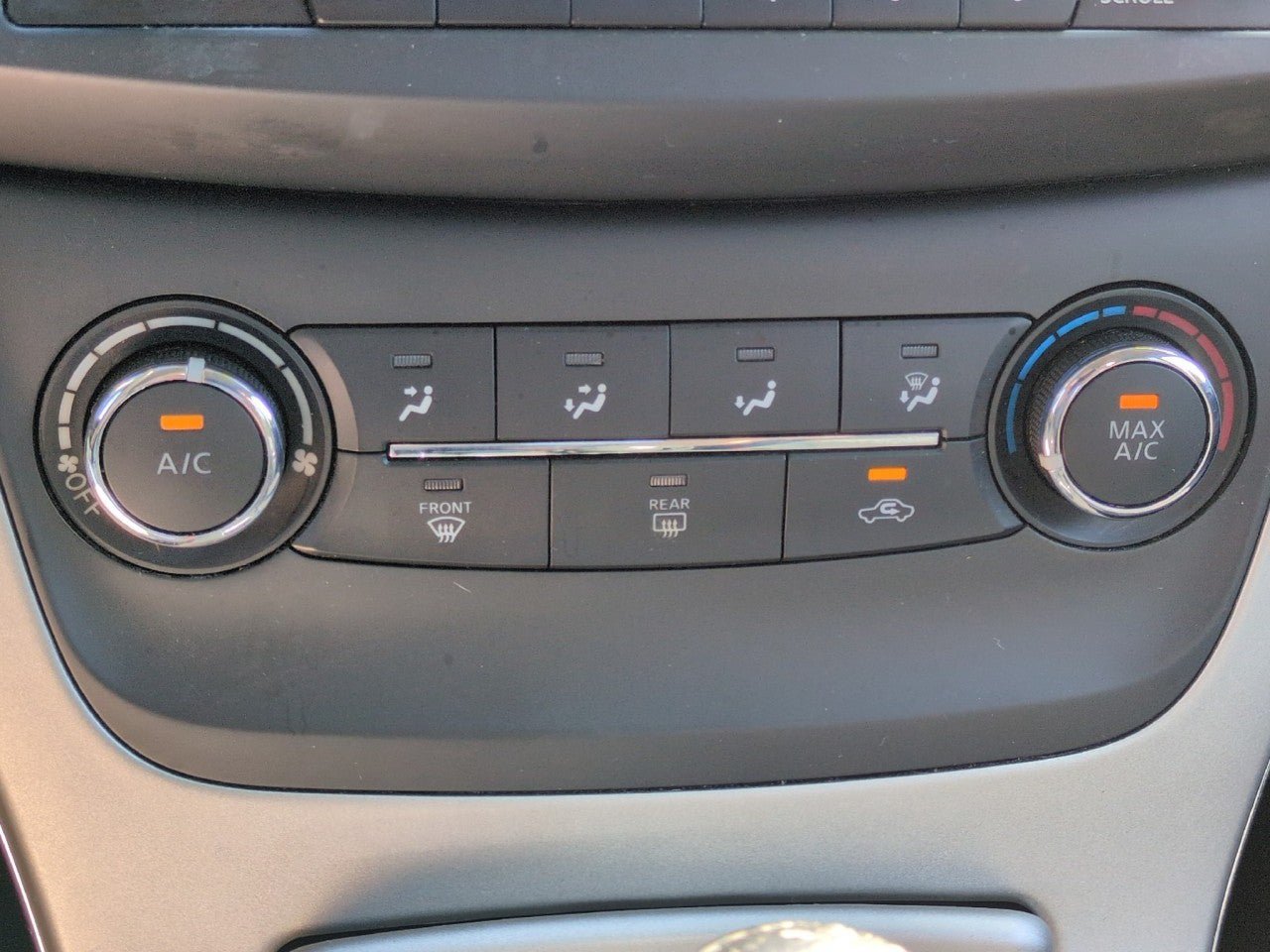 Used 2015 Nissan Sentra SV FWD image 20