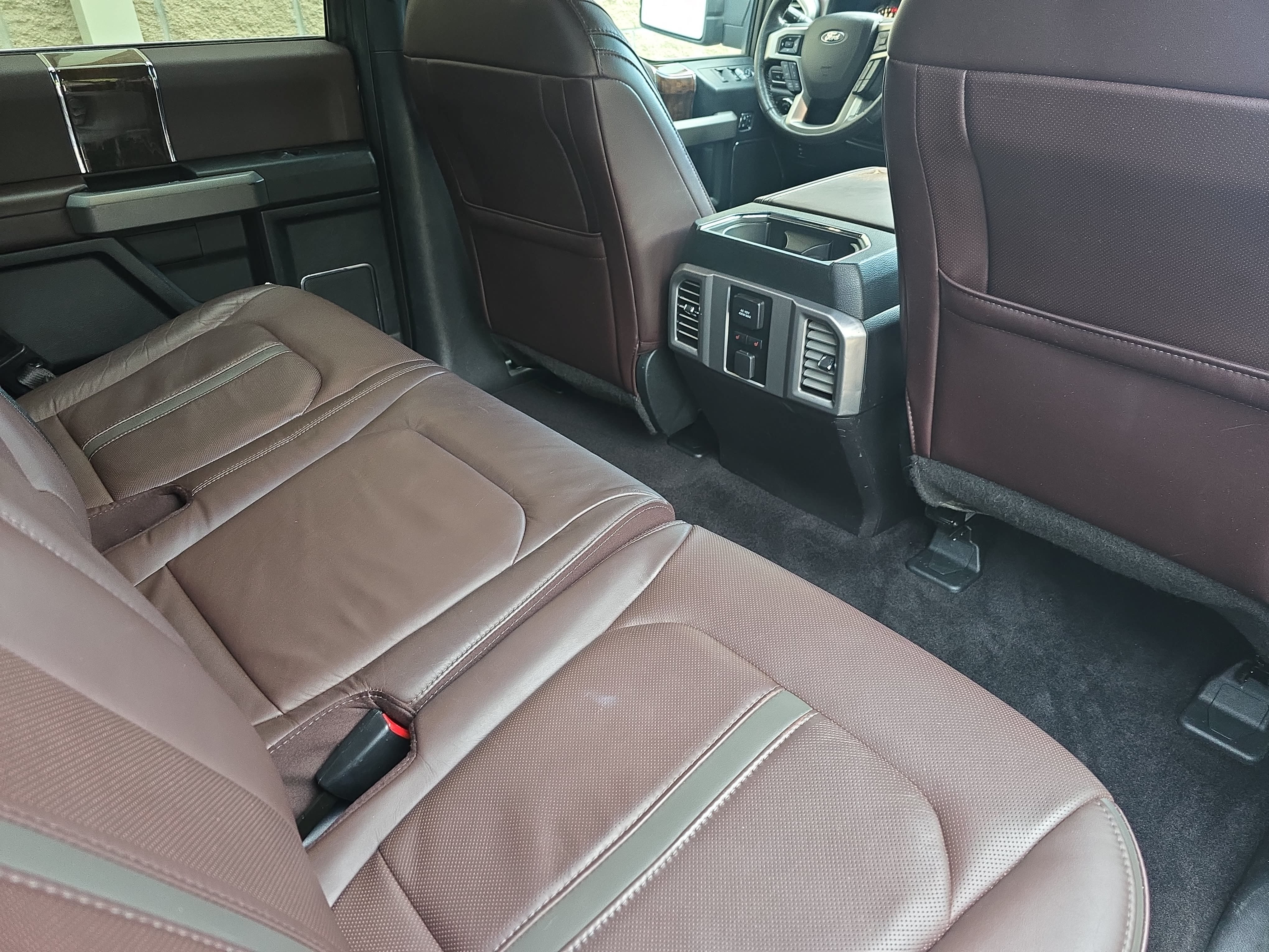 Used 2015 Ford F150 Platinum w/ Equipment Group 701A Luxury AWD/4WD image 11