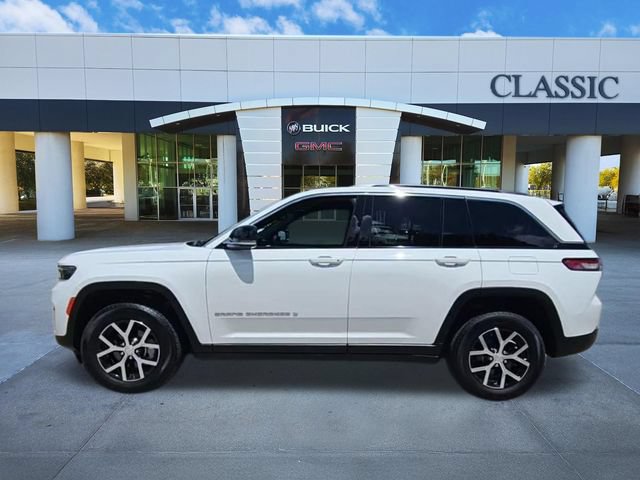 Used 2024 Jeep Grand Cherokee Limited AWD/4WD image 5