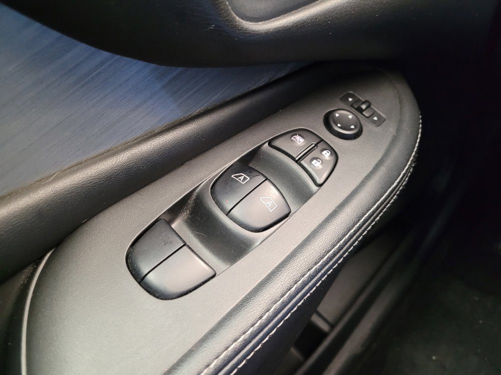 Used 2017 Nissan Murano SV image 27