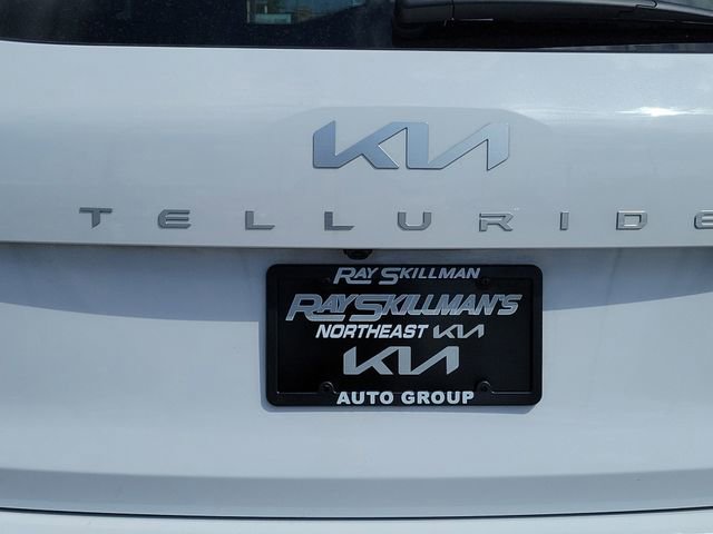 Used 2025 Kia Telluride S FWD image 9
