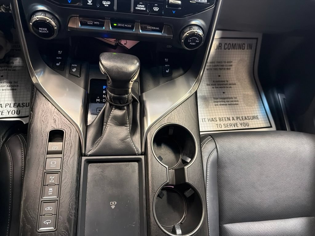 Used 2024 Lexus LX 600 4WD w/ Luxury Package image 31