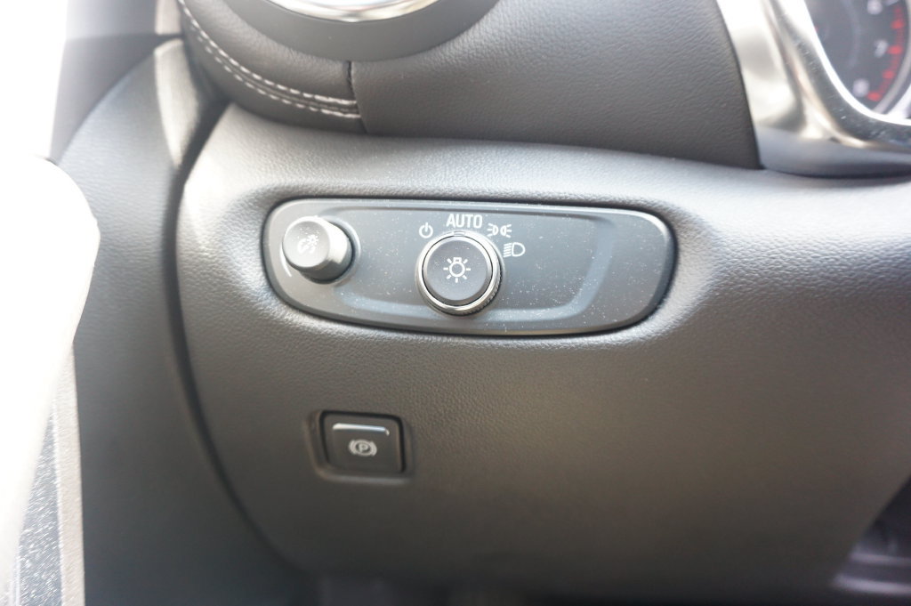 Used 2024 Chevrolet Blazer LT FWD image 5