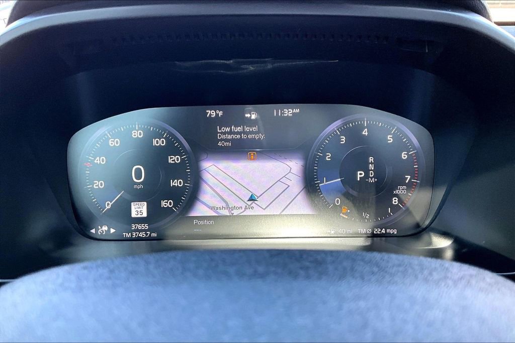 Used 2021 Volvo XC40 T5 Momentum w/ Premium Package image 25