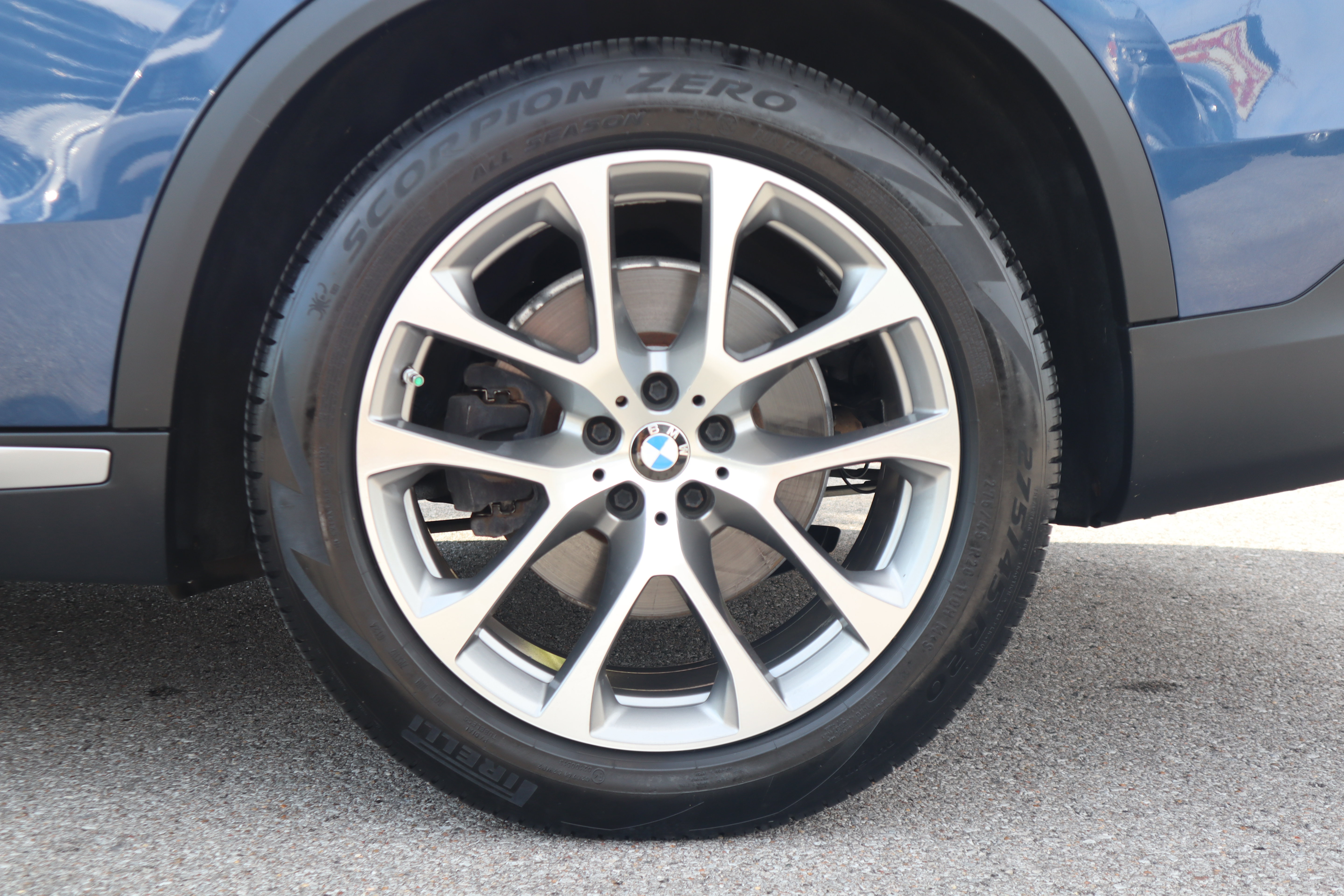Used 2019 BMW X5 xDrive40i w/ Premium Package 2 AWD/4WD image 11
